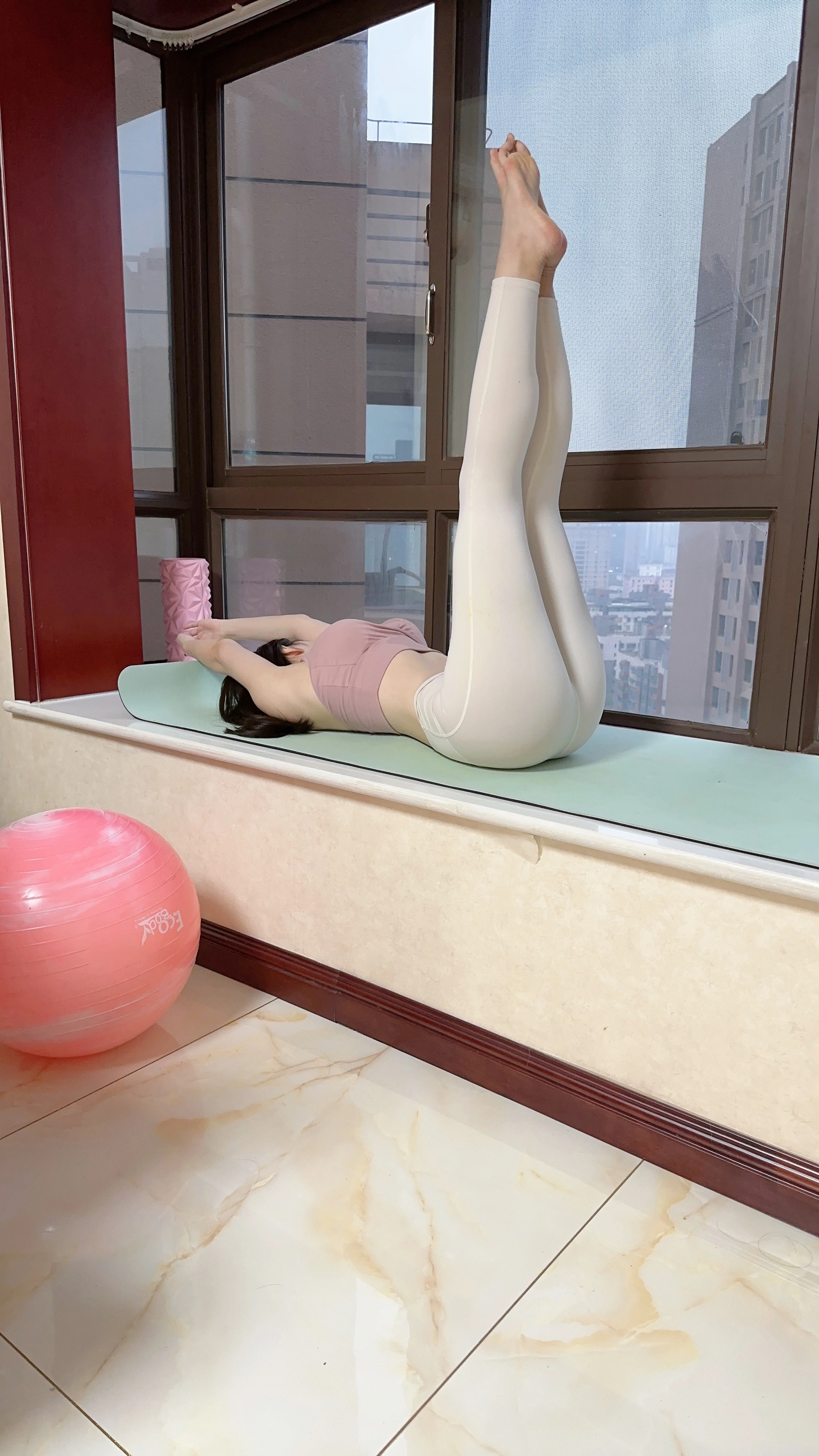 030.奶宝妹纸 – 微密圈系列  美少妇瑜伽 3
